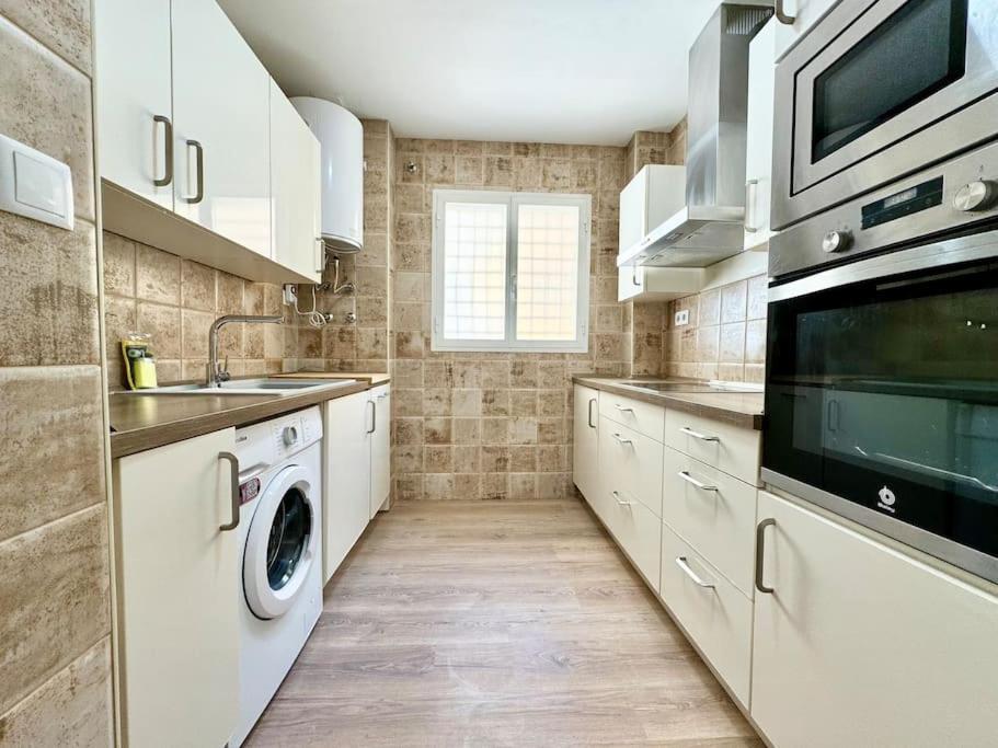 Apartment Spacious 3bd With 2bh & Ac Málaga